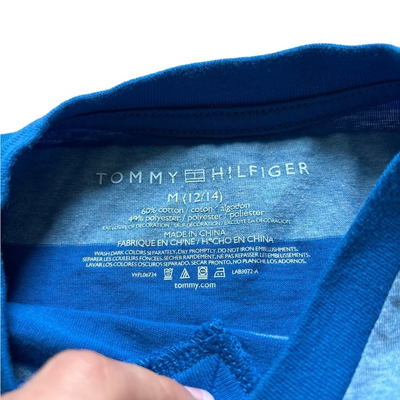 Tommy Hilfiger Boys Tee size medium 12-14 - Picture 2 of 2